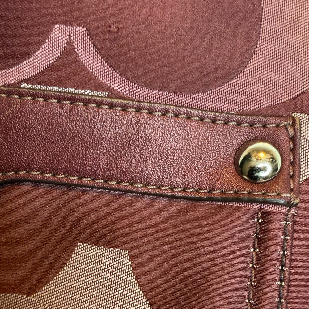 COACH PENELOPE OPTIC SIGNATURE HIPPIE CROSSBODY BAG F17479 - Picture 13 of 16